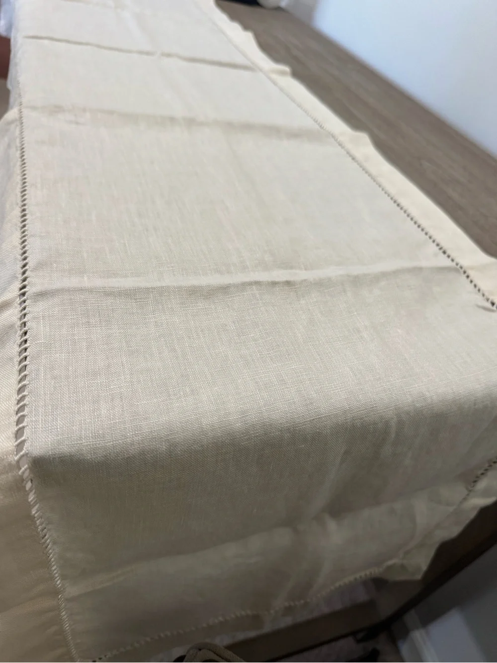 Pottery Barn Natural Linen Table Runner with Napkin Set